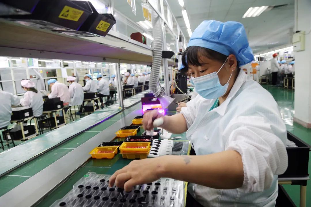 沖刺“開門紅” | 開年即開跑，和樂電子節后返崗率達95% 吹響耳機生產“沖鋒號”